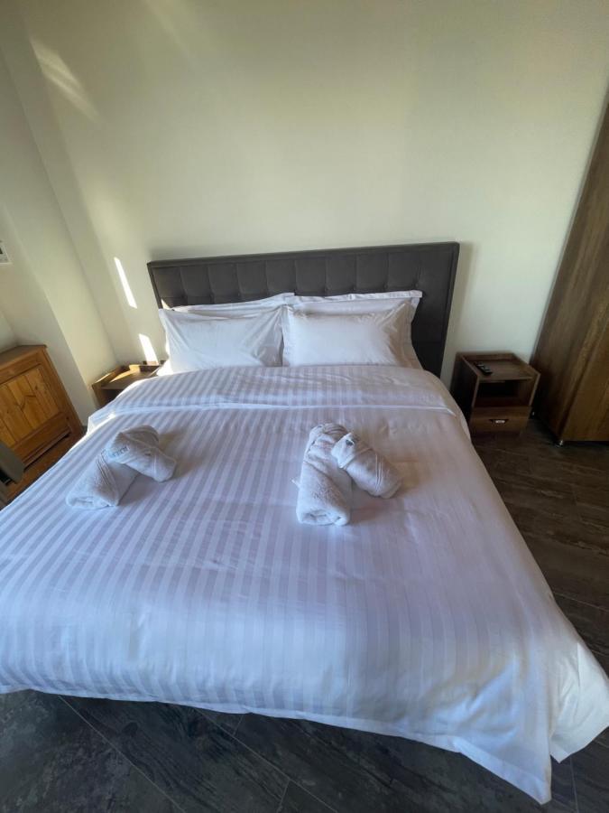 Hotel Kroi Near Castle Entrance Castle And Town View Krujë Екстериор снимка