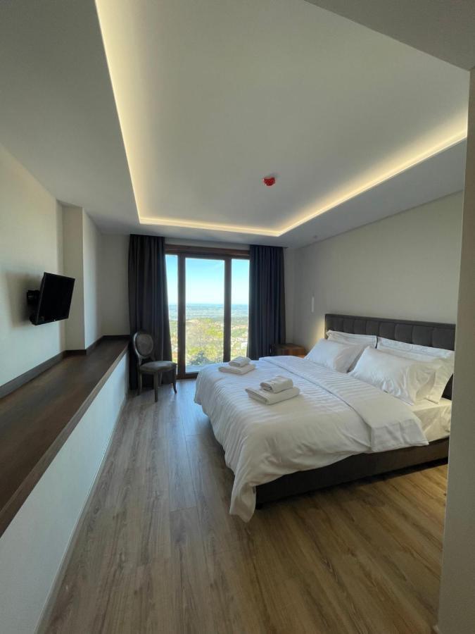 Hotel Kroi Near Castle Entrance Castle And Town View Krujë Екстериор снимка